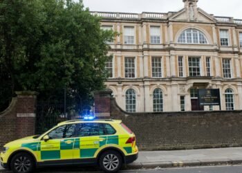 Treze crianças são internadas após comerem doce com maconha na escola