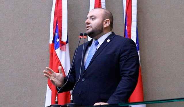 Deputado Fausto Souza, filho de conselheira Yara Lins, é investigado pelo MP por suposta funcionária fantasma