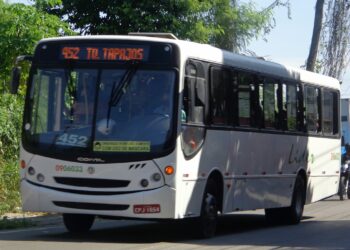 Trabalhadores da linha de ônibus 452 são assaltados no bairro Flores
