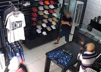 VÍDEO: comerciante reage a assalto e mata bandidos a tiros