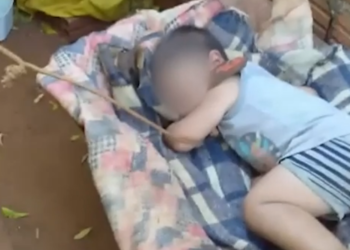 Vídeo: homem faz vídeo mantendo filho da sobrinha amarrado com coleira de cachorro