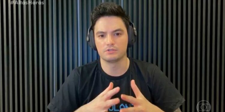 Felipe Neto é indiciado pela Polícia Civil por corrupção de menores