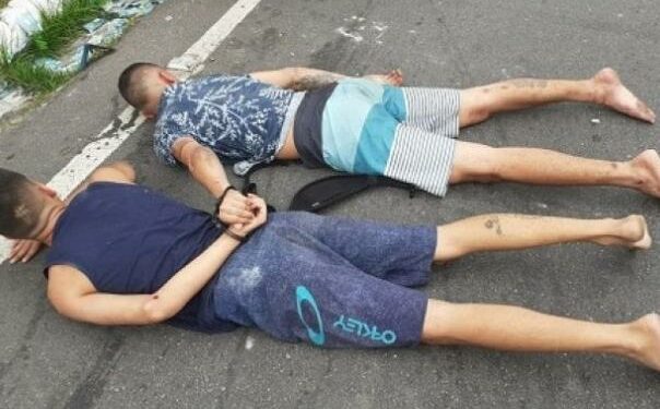 Em Manaus, bandidos são presos após baterem carro em muro no momento em que faziam arrastões