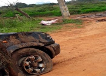 Casal morre em acidente enquanto fazia sexo no carro