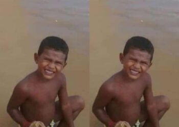 Garoto de 7 anos é morto com tiro no peito em campinho de futebol