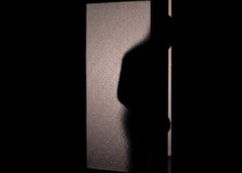 Homem é preso após ser acusado de estuprar a própria mãe de 85 anos na zona leste de Manaus