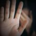 Justiça decide que tio que abusou sexualmente da sobrinha de 8 anos não pode ser condenado por estupro