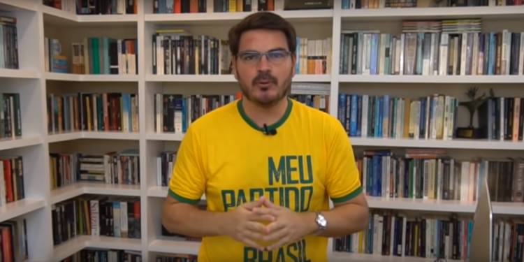 Após ser demitido da Jovem Pan por comentários machistas, Rodrigo Constantino assina com a RedeTV!
