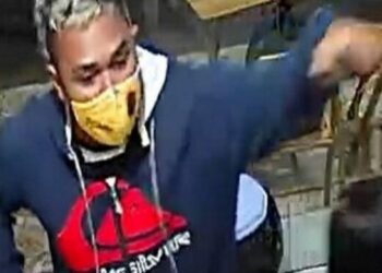 Bandido toca o terror durante assalto em lanchonete em Manaus; assista o vídeo