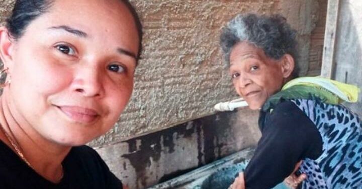 Mulher que foi sequestrada quando era bebê, reencontra mãe biológica depois de 36 anos