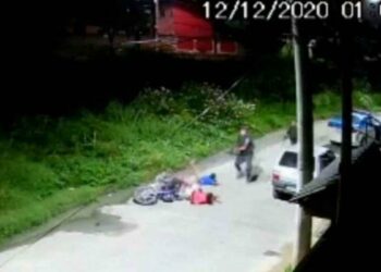 Vídeo mostra momento em que PMs atiram em jovens negros