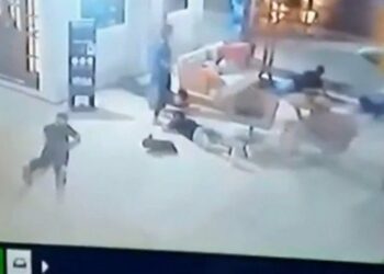 Bandidos desistem de roubo em igreja ao notarem que acontecia um batismo; assista o vídeo