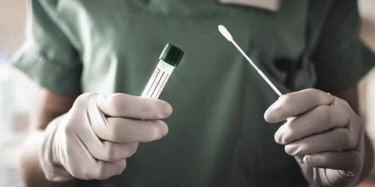 China vai usar cotonete anal para identificar casos de covid-1