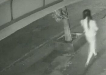 Mulher trans é atropelada enquanto andava na calçada; assista o vídeo