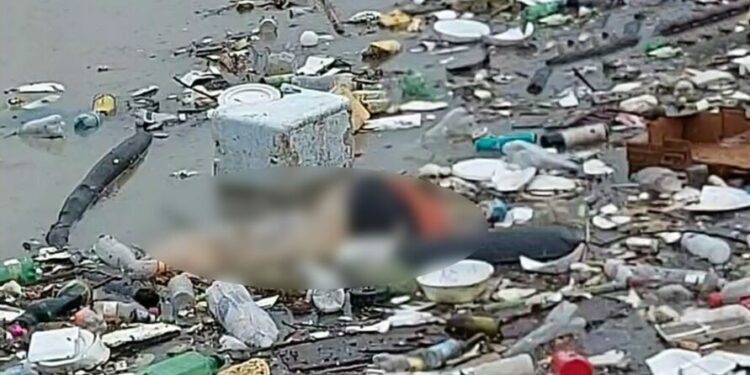 Corpo sem cabeça é encontrado boiando em igarapé