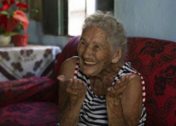 Idosa de 108 anos abre mão de vacina contra Covid-19: “prefiro dar para alguém mais novo”