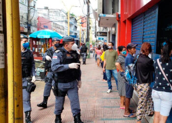 Justiça decreta fechamento de comércio não-essencial em Manaus