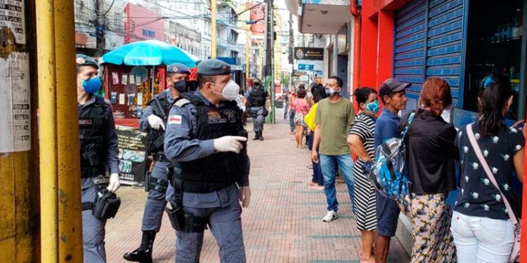 Justiça decreta fechamento de comércio não-essencial em Manaus