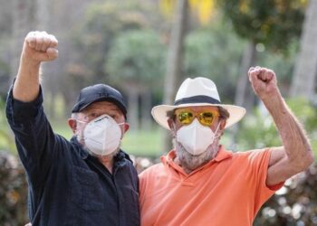 Lula foi diagnosticado com a covid-19 em Cuba e fez quarentena no país