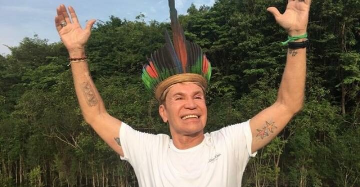 Zezinho Correa melhora da covid-19 e respira sem aparelhos
