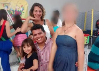 Garota de 16 anos ajudou a matar mãe e irmã para manter relacionamento com padrasto