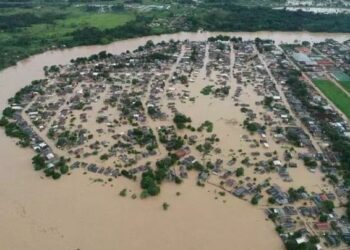 Dengue, covid-19, crise migratória e enchente causam crise no Acre