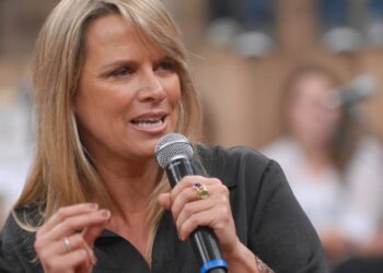 Após 27 anos, jornalista Mariana Becker é desligada da Rede Globo