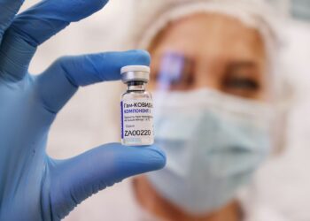 Vacina russa Sputnik V revela 91,6% de eficácia contra a covid-19