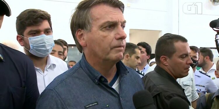 Auxílio emergencial deve ser pago em março, afirma Bolsonaro