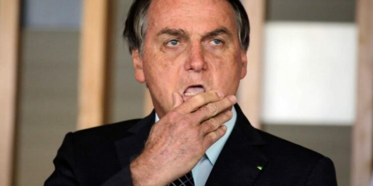 Policiais chamam Bolsonaro de traidor e ameaçam organizar protestos por todo o país