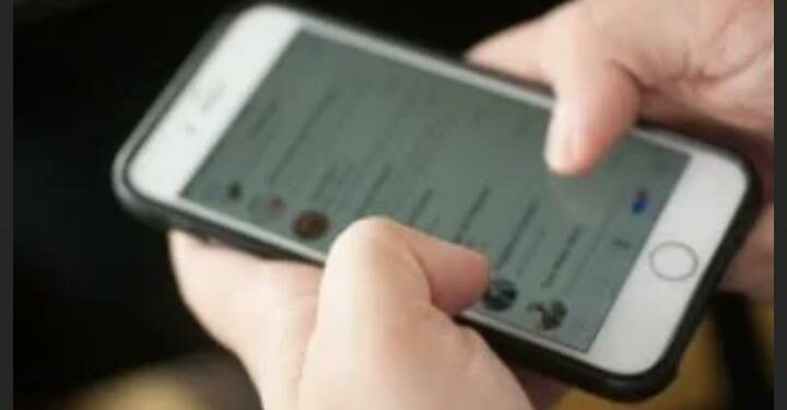 Em Manaus, mulher atropela o marido após ver mensagem suspeita no celular dele
