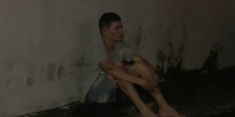 Bandido leva surra da população revoltada após tentar assaltar mulher em Manaus