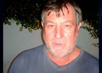 Jovem mata o próprio pai a marteladas após pedido da mãe