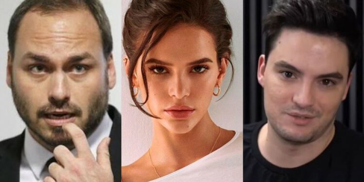 Carlos Bolsonaro entra com queixa-crime contra Bruna Marquezine e Felipe Neto