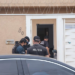 Sem ter notícias da mãe, filho arromba casa e a encontra morta na cama