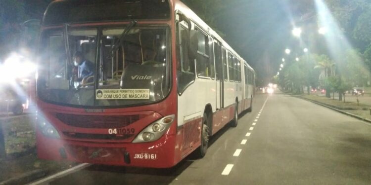 Passageiros da linha 640 vivem momentos de terror durante assalto em Manaus
