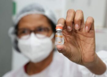 CoronaVac é eficaz contra as três variantes da covid-19 em circulação no Brasil, diz Butantan