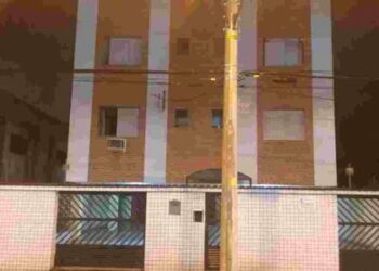 Homem cai de 2º andar de prédio durante entrega de geladeira e morre