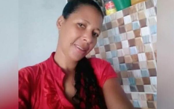 Jovem mata a própria mãe a marteladas e diz que ouviu ‘vozes’