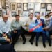 Bolsonaro causa polêmica ao posar com “CPF Cancelado” em visita à Manaus