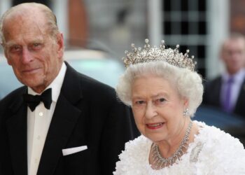 Príncipe Philip, marido da rainha Elizabeth 2ª, morre aos 99 anos