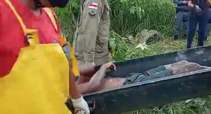 Corpo é encontrado com marcas de tiro boiando em igarapé no Mutirão