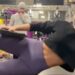 Vídeo: Mulher flagra desconhecido fazendo foto dela escondido em academia