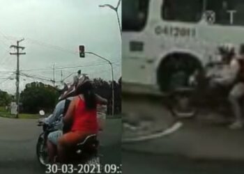 Casal escapa por um triz de ser atropelado por ônibus em alta velocidade em Manaus; assista o vídeo