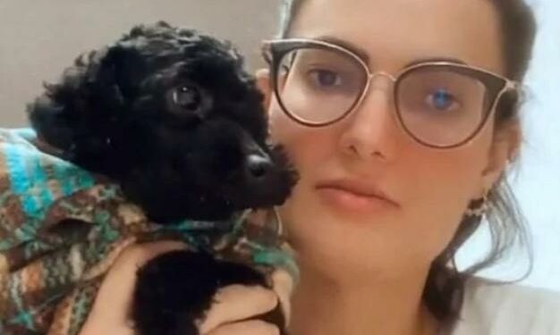 Modelo diz que não é racista porque tem “cachorra preta” e revolta web