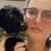 Modelo diz que não é racista porque tem “cachorra preta” e revolta web