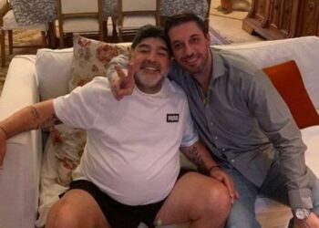 Advogado de Maradona diz que filhas o abandonaram: “Morreu sozinho”