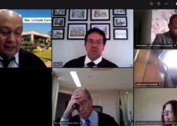Advogado aparece tomando banho durante julgamento online no Tribunal de Justiça; assista