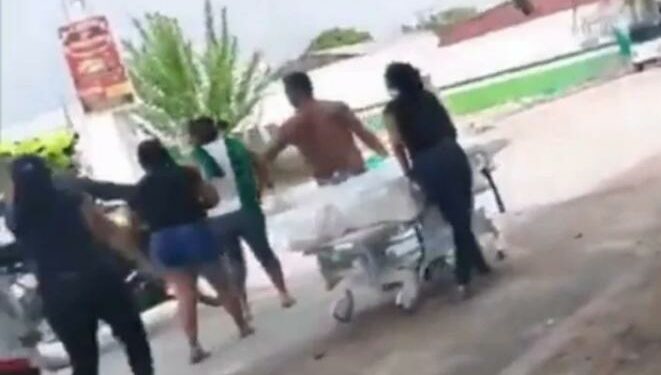 Homem morre de Covid-19 e família rouba corpo de hospital para dar a ele ‘enterro cristão’; assista