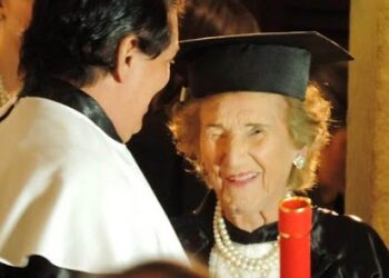 Idosa que ficou conhecida por se formar em Direito com 97 anos, morre aos 103